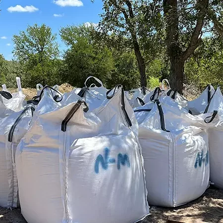 bentonite pond liner on super sacks