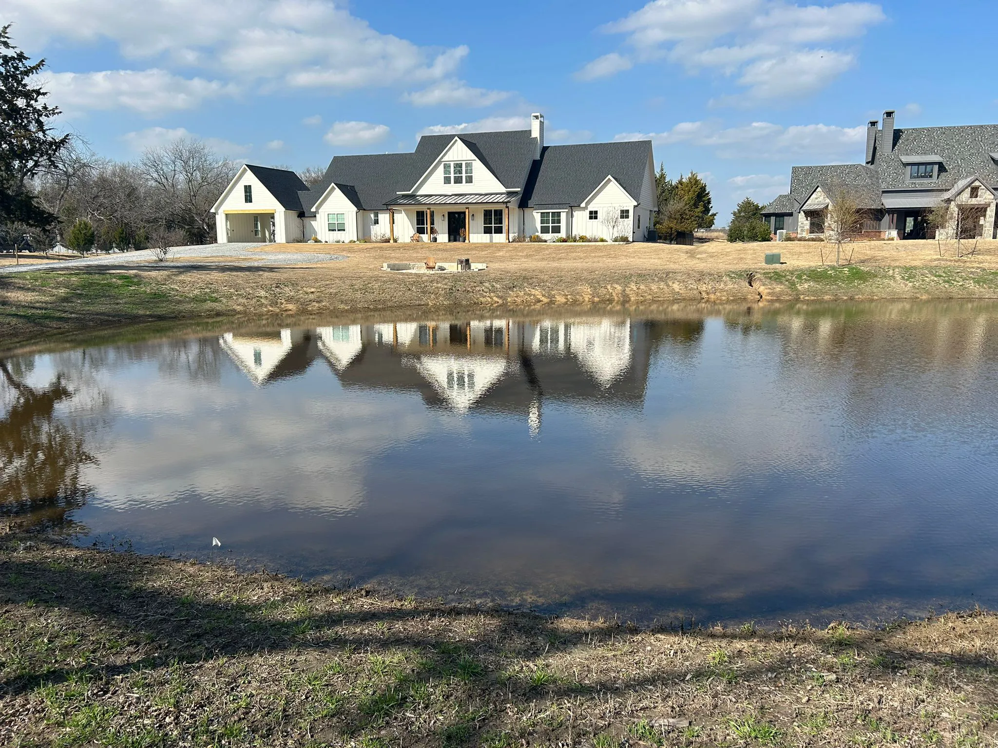 Pond sealed with bentonite